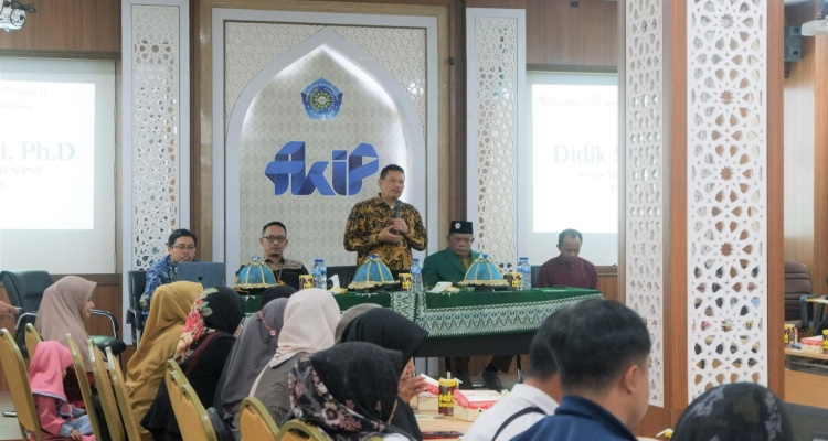 kegiatan Pelatihan Refreshment Guru Program EdutabMu yang dilaksanakan di Mini Hall FKIP Universitas Muhammadiyah (Unismuh) Makassar