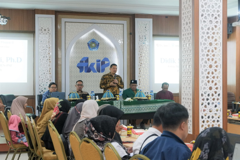 kegiatan Pelatihan Refreshment Guru Program EdutabMu yang dilaksanakan di Mini Hall FKIP Universitas Muhammadiyah (Unismuh) Makassar 